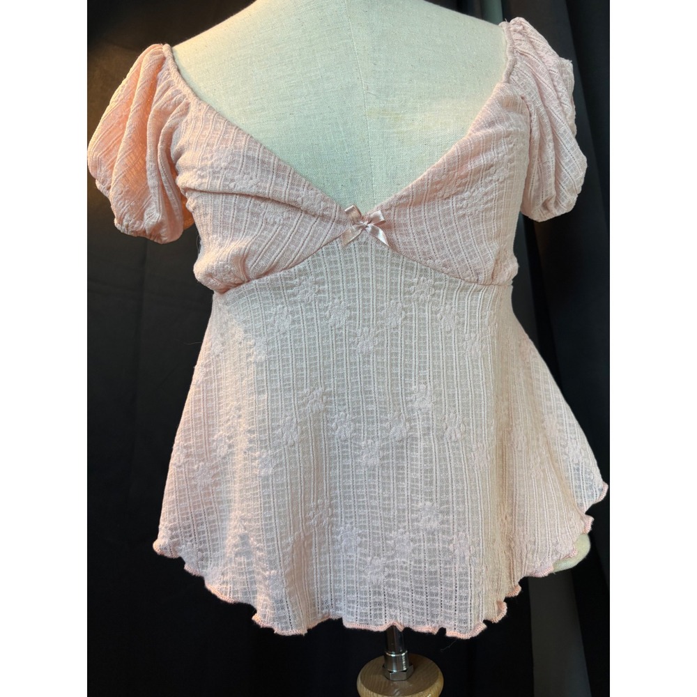 Heart Hips Pink Textured Floral Puff Sleeve Peplum Top Sweetheart Neck Medium